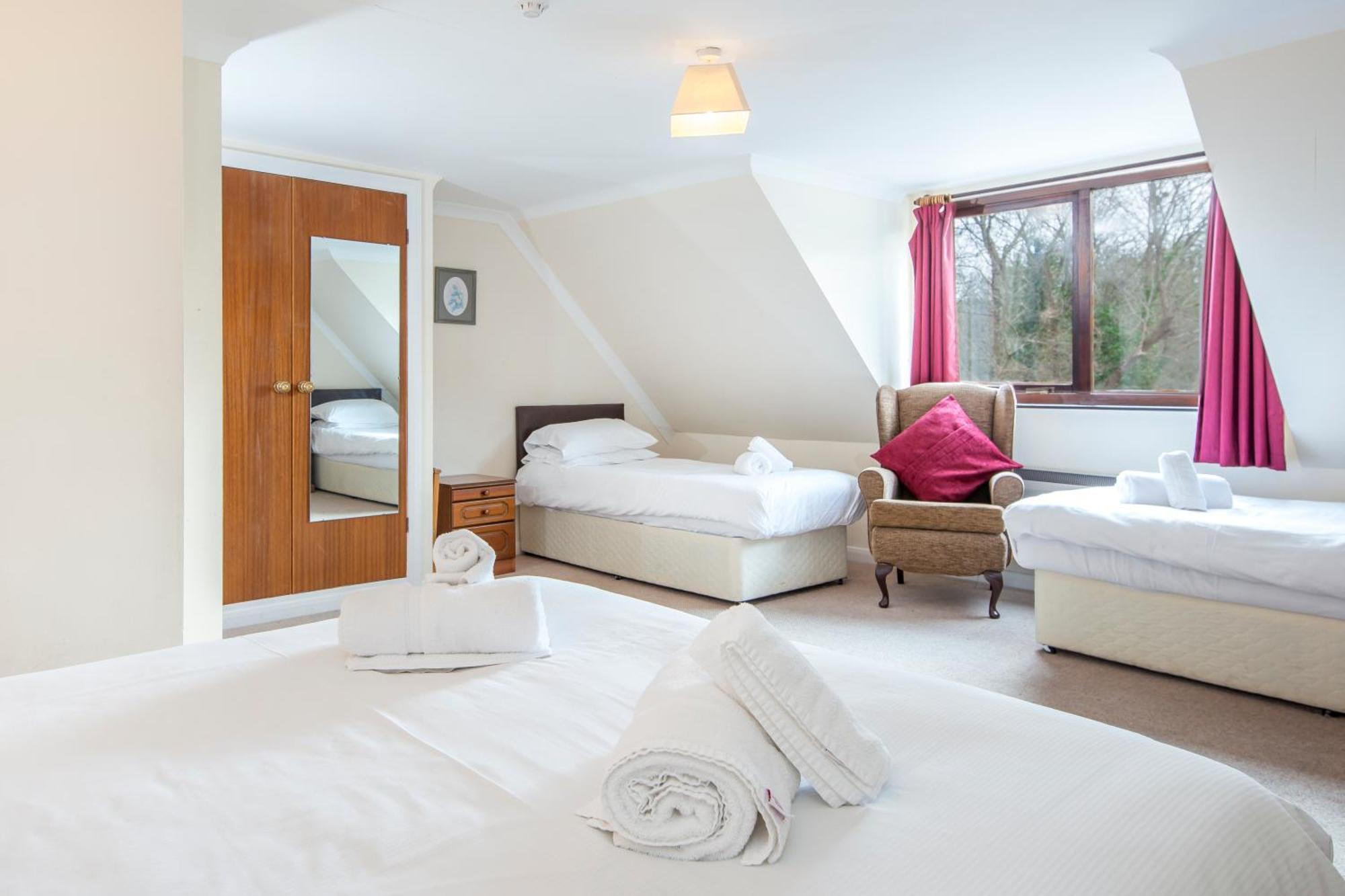 Trewern Arms Hotel Nevern Eksteriør billede